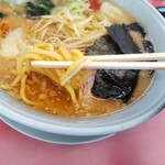 山岡家 - 今日は固めに頼んだんですが、普通茹でと印象変わりません