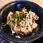 Sakai Nabeya Mattari - 令和5年4月 ランチタイム
                      まったり豚丼定食 700円
                      豚丼、長芋のスープ、漬けもの