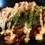 Sakai Nabeya Mattari - 令和5年4月 ランチタイム
                      まったり豚丼定食 700円
                      豚丼、長芋のスープ、漬けもの