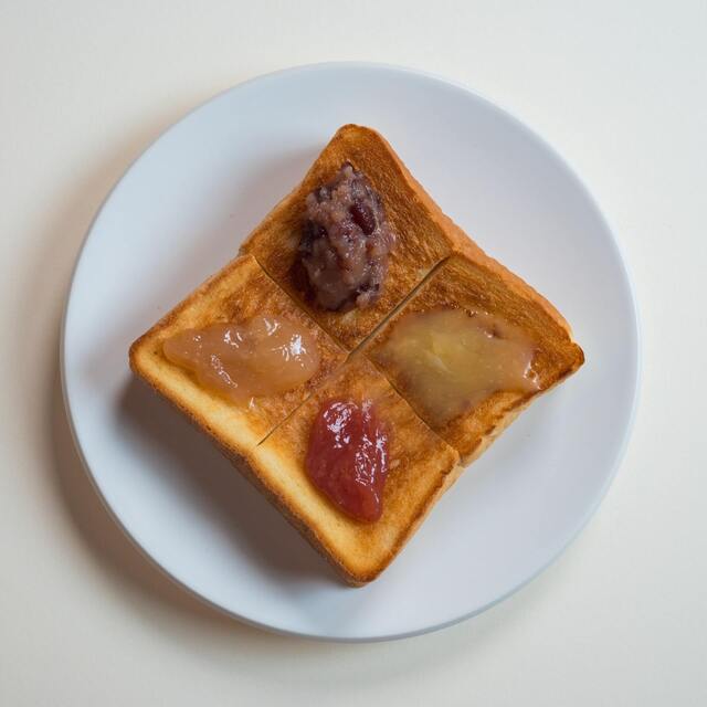 Toaster Bread Cafe&Champagne Bar （トースター ブレッド カフェアンドシャンパン バー） 馬車道/カフェ