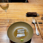 AKAI - 2品目：広島 三原産 サヨリ／ペアリング②ドメーヌ ド ラストレ レ・ゾワゾー・ド・パサージュ 2021（ペティアン・ナチュレ／フランス）