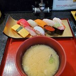 Himikito Kito Zushi - 味噌汁つき