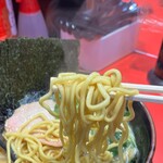 横浜ラーメン 真砂家 - 麺