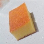 寿しの吉乃 - カステラ（玉子焼は白身と隠し味に桜エビ）です