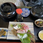 藍ヶ江水産 地魚干物食堂 - 刺身定食　2000円