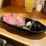 はたがやレバー - 牛タンとろ刺し