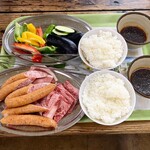 バーベキューハウス - • まきばセット(1人前) 1980円
            • 千葉県産豚肉スライス(100g) 850円
            • ロングソーセージ(3本) 1200円
            • ライス(1人前) 280円