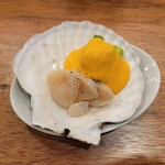 Yoyogihachimaｎ BISTRO NONKI - 燻製ホタテとグリーンアスパラの冷製プレゼ