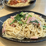 スパゲティ 心 - 期間限定菜の花とベーコンのクリームソース大盛