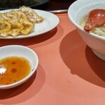 餃子天国 - ラーメン、餃子2人前 計920円