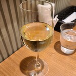 洋食グリル GRACE - グラスワイン　白（２０２３年４月訪問時）