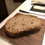 カンテサンス - パン。おかわり可