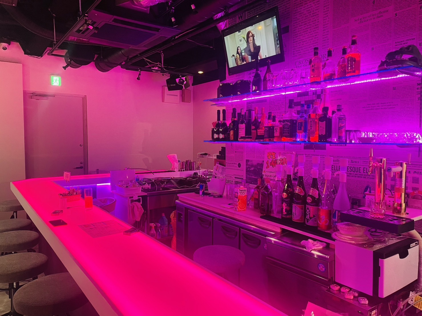 写真 : ガールズバーアクア （Girls bar aqua【旧店名】Bar Lounge Aqua） - 九大学研都市その他 | 食べログ
