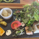 おもてなしごはん。オヨバレ - 葉物野菜もりもりですw