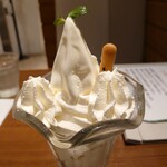 ミルク&パフェ よつ葉ホワイトコージ - トップ