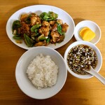 東京飯店 - 鶏肉の辛子みそ炒め&半ライス