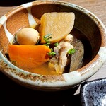 Kaisen Koshitsu Sakaba Imari - ・若鶏と根野菜(大根・ニンジン・里芋・ごぼう)の煮物