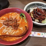 手作り餃子 西遊記 マーラータン - ・「満腹セット  担々麺＋角煮丼(¥1078)」