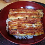 うなぎと季節料理とらや - 鰻の蒲焼登場です。