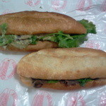 201307牛焼肉（手前）、アボカド豆チーズ（奥）