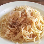 Lamp - 何とかチーズと黒コショウのパスタ、900円。
