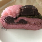パン工房 ブランジェリーケン - 桜葉桜餅ベーグル　断面