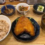 鶏だしおでんと干魚の店 ほし寅 - 
