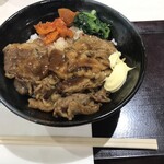 Niku No Yama Gyuu - 料理