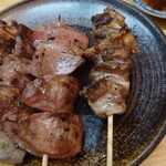 もつ焼 稲垣 - タン塩、ナンコツ塩