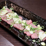 ルッカ - イチボのにんにくのカルパッチョ