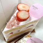 MOGU kyoto - 桜とイチゴのショートケーキ