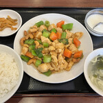 チャイナ厨房 - 「鶏肉とカシューナッツ炒め」¥650