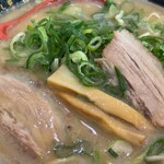 うま屋ラーメン - 具材アップ