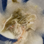 みつき - 中にも蟹味噌と蟹が〜