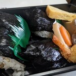 田舎屋弁当 - 横から