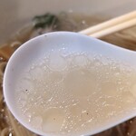 中華そば 先﨑 - 澄んだ色の綺麗なスープ