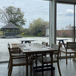 ザ コートヤード キッチン - 店内