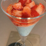 プレヴナンス - 苺　ブランマンジェ？