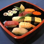 Ue Matsu Sakura Zushi - にぎり寿司