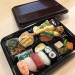 Ue Matsu Sakura Zushi - 2500円弁当