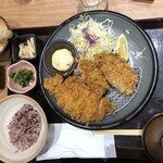 とんかつ 伊達かつ - ◆娘は「牡蠣フライ・ロースカツ（100ｇ）御膳：1,595円）を。 牡蠣フライが思ったより大きく、トンカツは上のチビが2切れ食べていましたヨ。