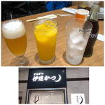 とんかつ 伊達かつ - ◆チビ達は「コーラ」と「オレンジジュース」それぞれ330円、チビ達の前ではアルコールを飲まないようにしているのですが、疲れたので許可をもらい「ビール(グラス（528円）」を。やっぱりビールでしょ。笑