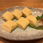 Washoku To Wa No Sake Hino Hana - だし巻き玉子８００円。注文してから、玉子を割って作られるだし巻き玉子は、巻きがしっかりしているのに、ふわふわの食感で、とても美味しかったです（╹◡╹）