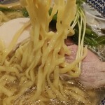 青魚と貝だしまぜそば 魚匠 神楽坂 - 麺の感じ