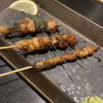 うなぎ四代目菊川 - ひれとかまは焼きで、かぶとは揚げで、それぞれ美味しい