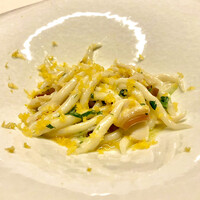 TACUBO - 北寄貝とショートパスタに自家製唐墨を絡めます。　これ何皿も食べられますね♫ ワインが無くなる