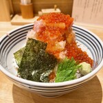 日本橋海鮮丼 つじ半 - ぜいたく丼　梅　いくら増し