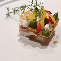 TROIS VISAGES - イチゴのバガテル