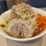 ラーメン 鷹の目 - ラーメン小ニンニクアブラ辛揚げ野菜普通