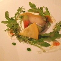 ブリーズ オブ トウキョウ - 前菜。オマールと夏野菜のテリーヌとチーズ。